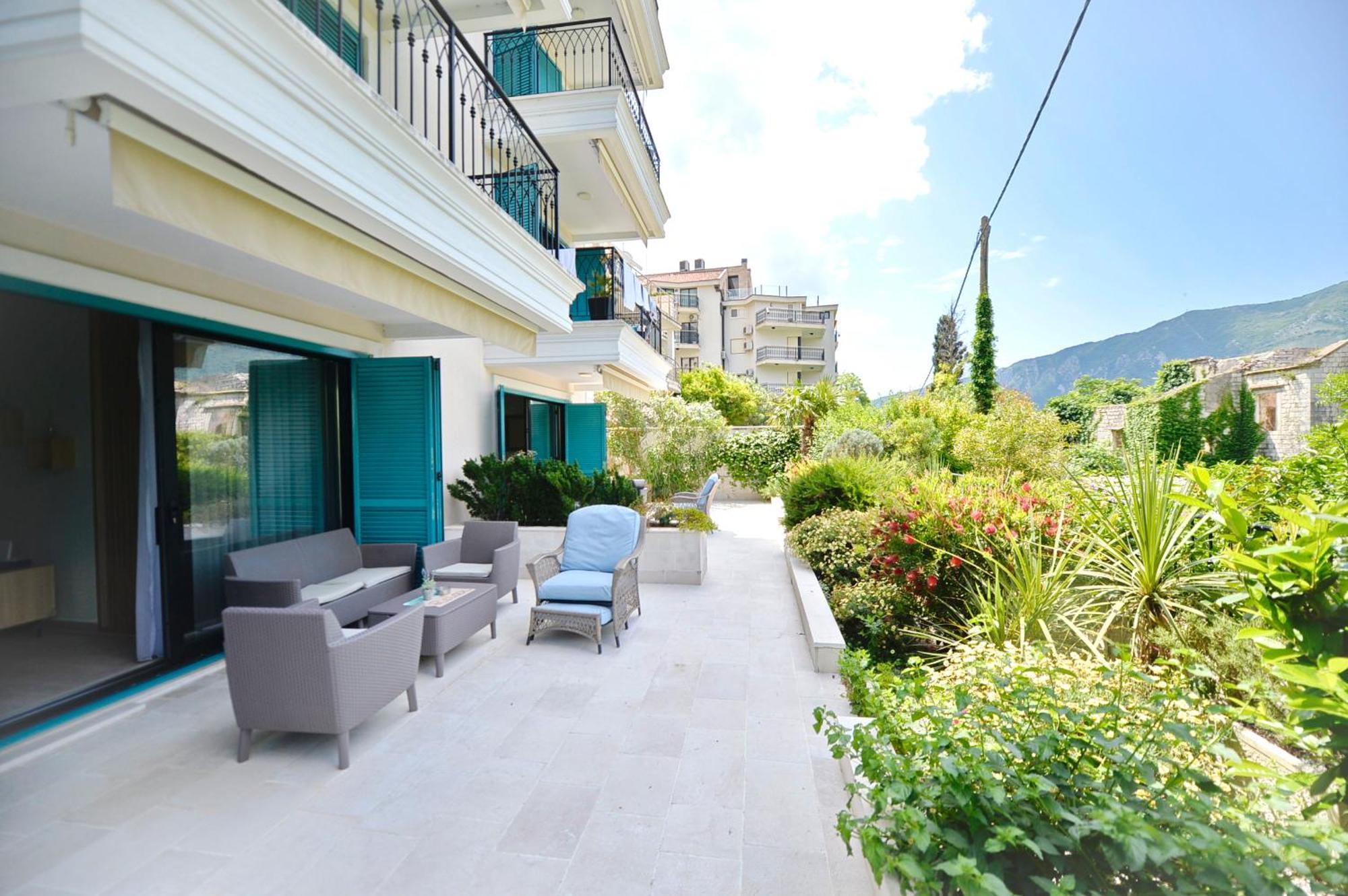 Apartments Boka Blue Dobrota Kotor Buitenkant foto