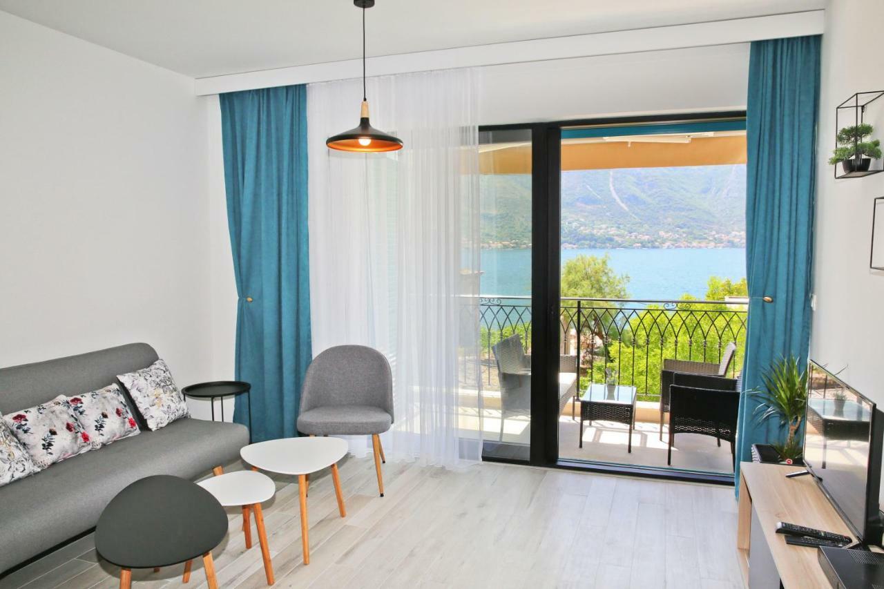 Apartments Boka Blue Dobrota Kotor Buitenkant foto