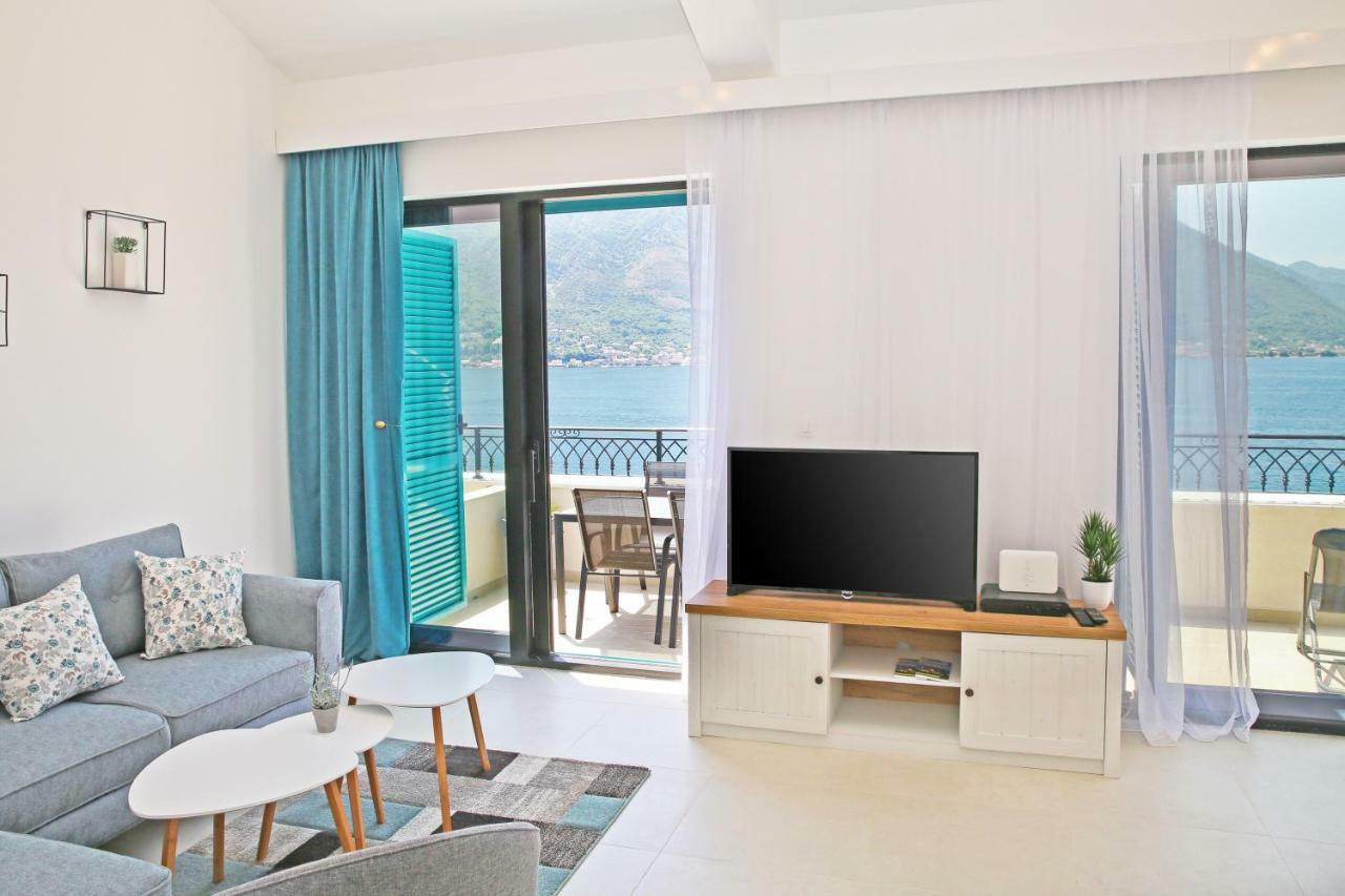Apartments Boka Blue Dobrota Kotor Buitenkant foto